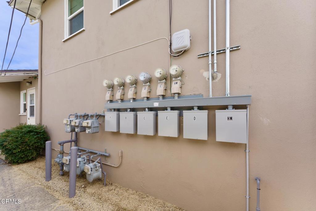 424 E Foothill Boulevard