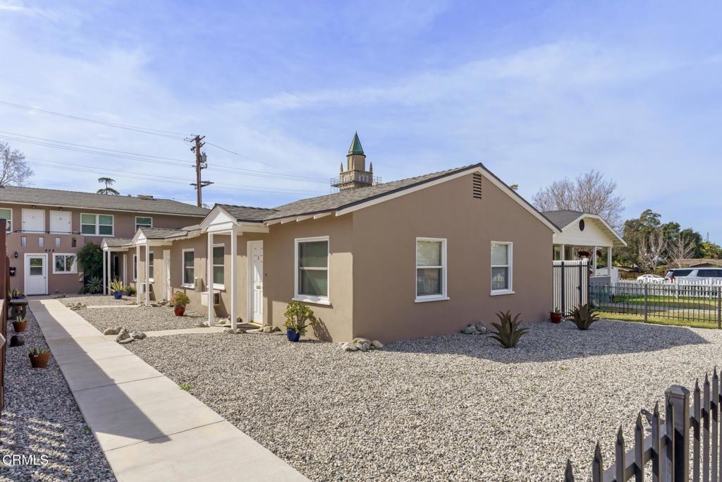 424 E Foothill Boulevard