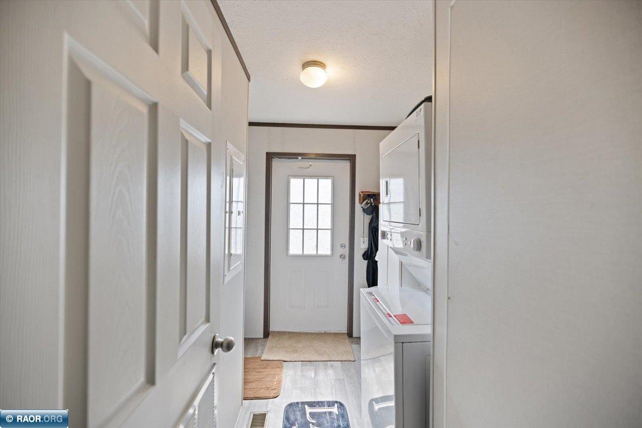 2060 clearwater Forest Dr S