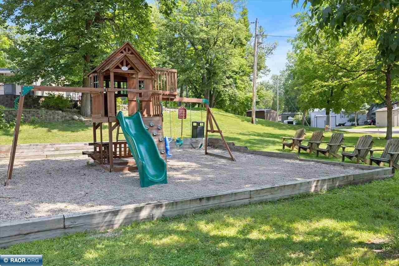 2060 clearwater Forest Dr S