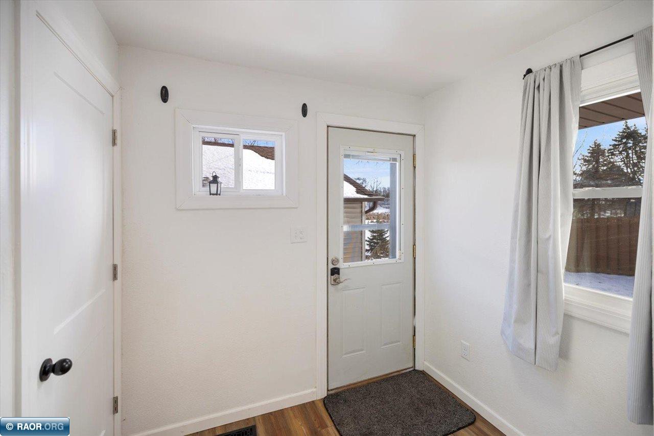 7405 Knollwood Drive