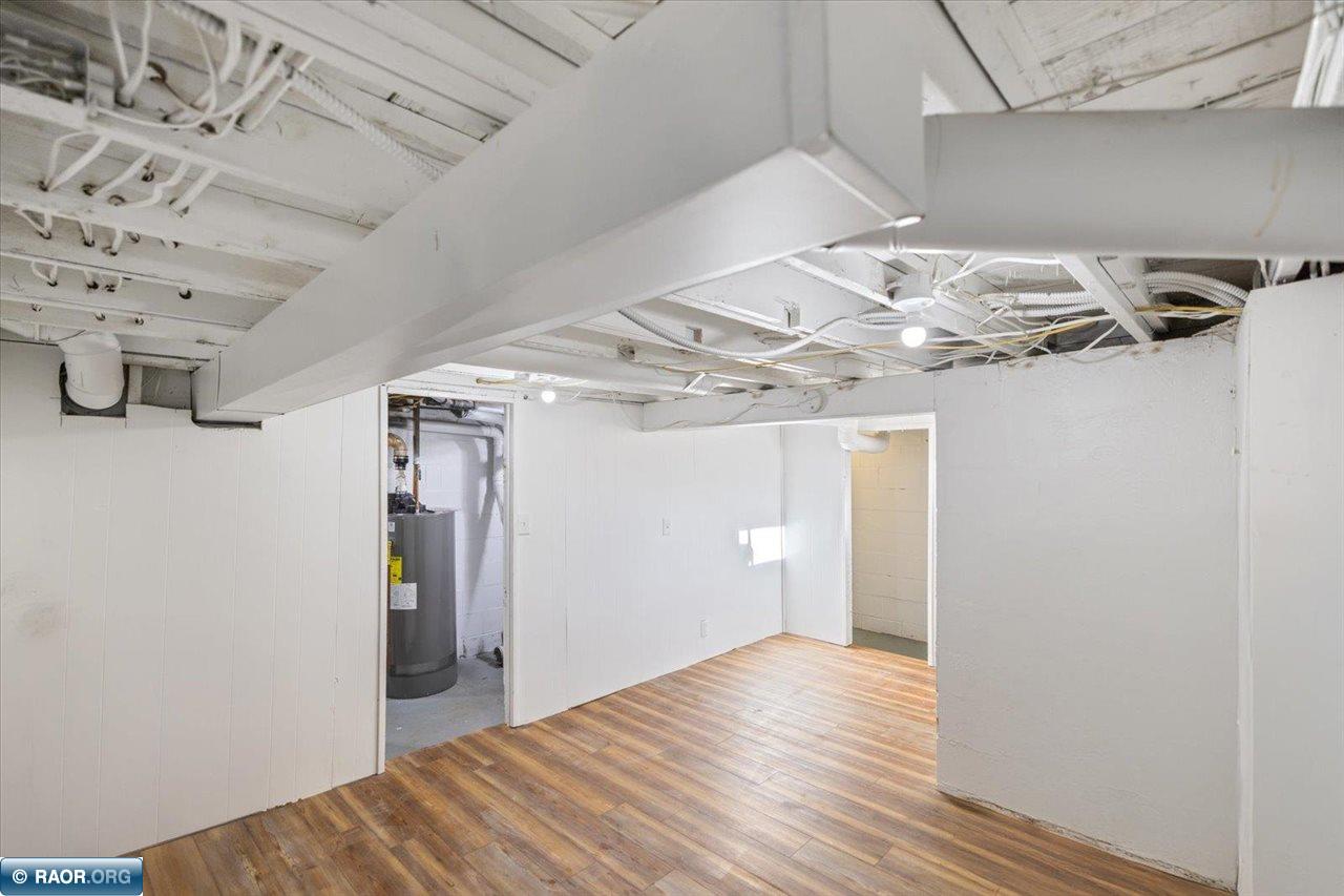 7405 Knollwood Drive