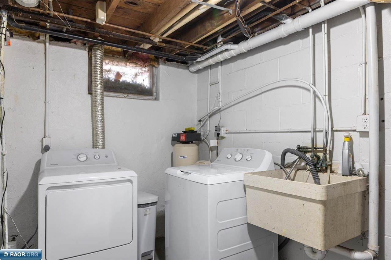 7405 Knollwood Drive