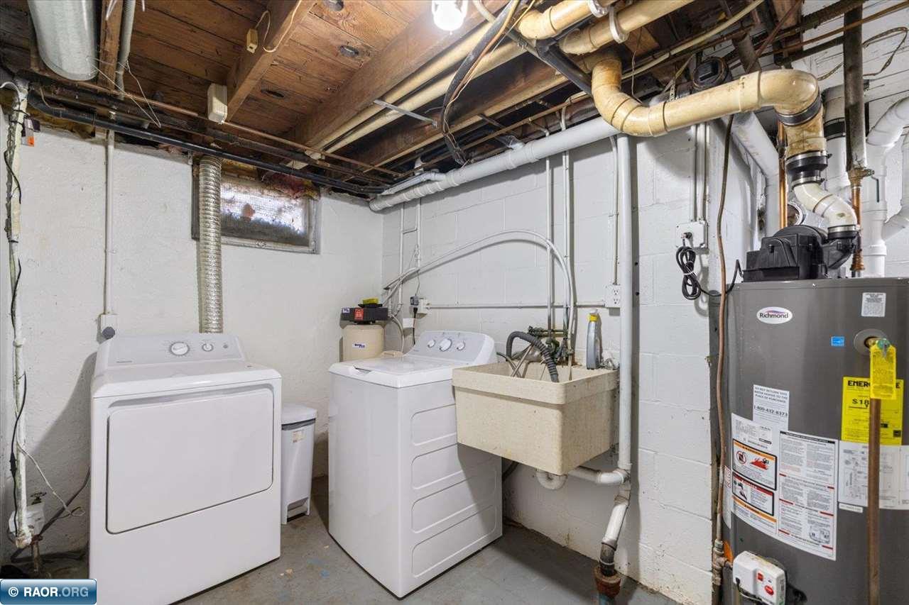 7405 Knollwood Drive