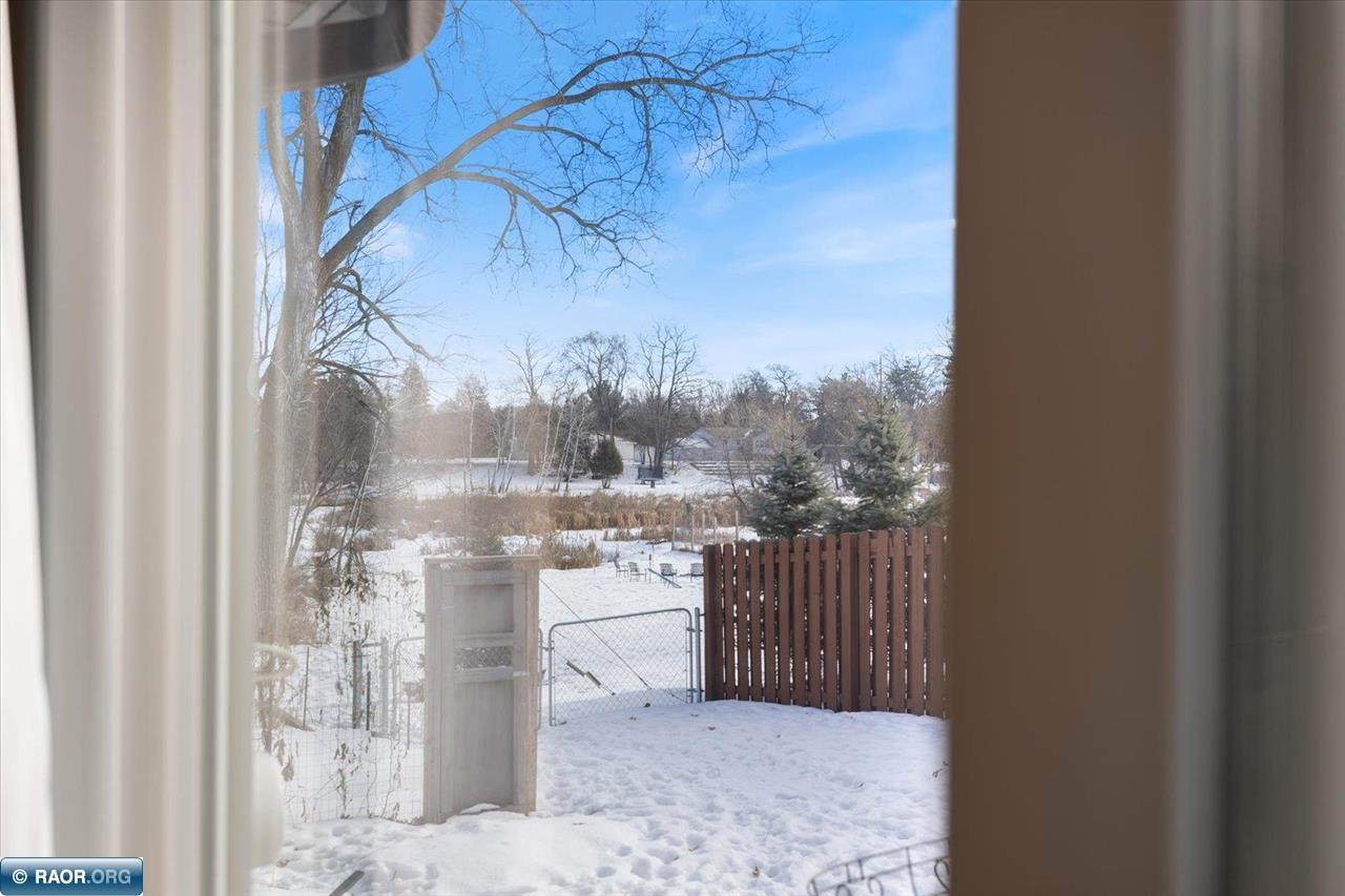 7405 Knollwood Drive