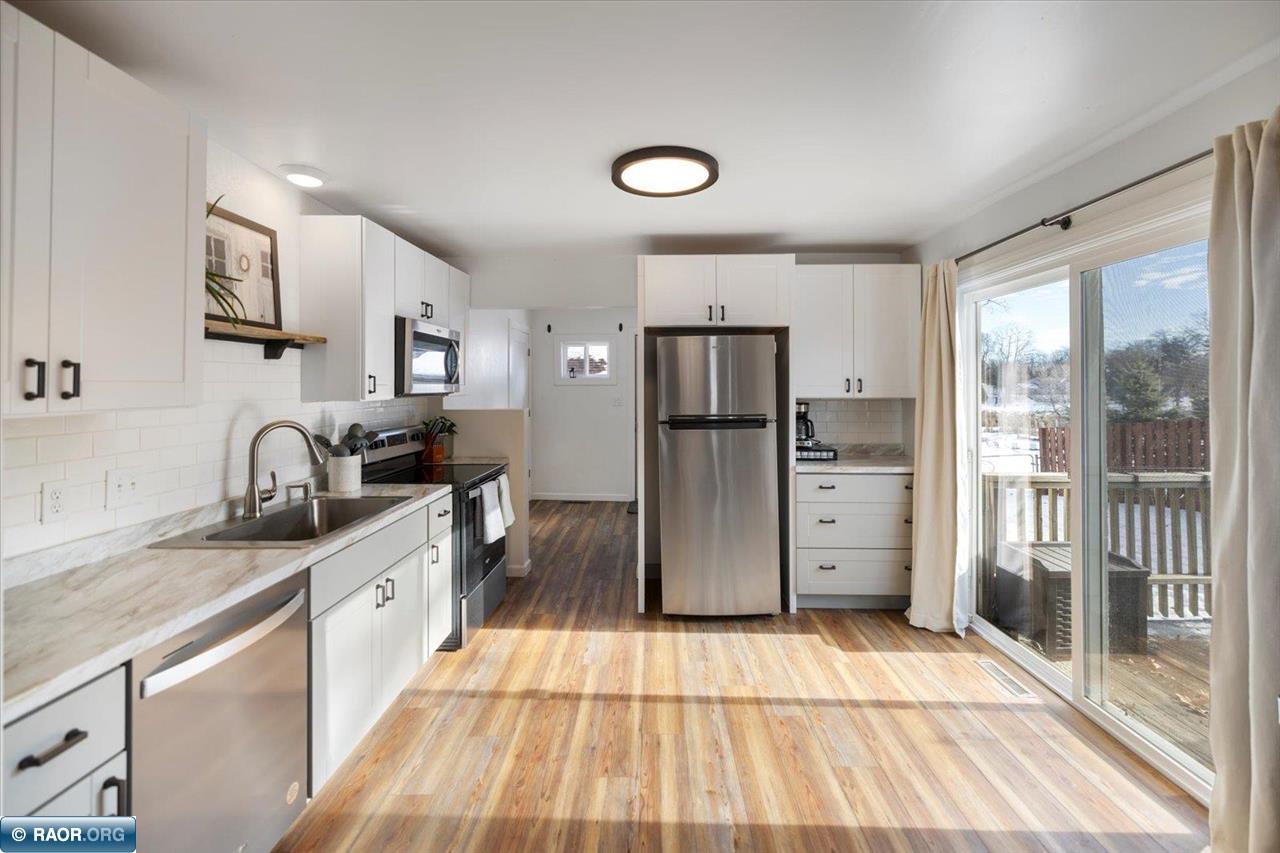 7405 Knollwood Drive