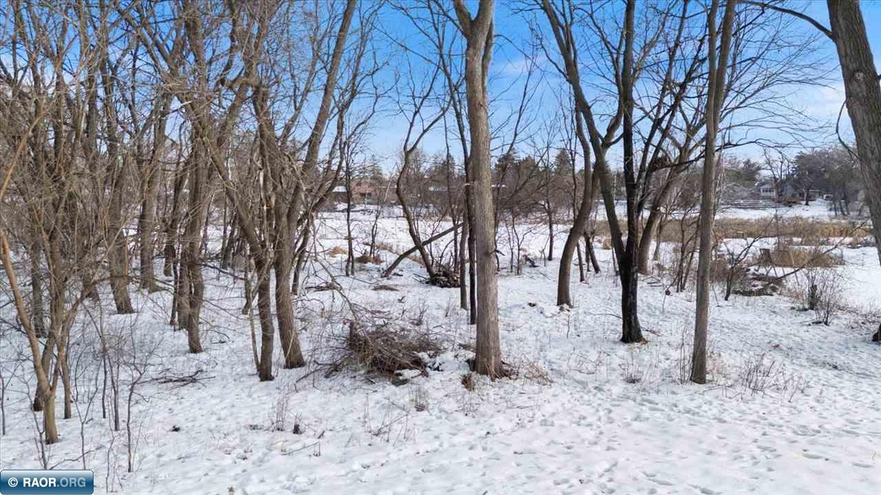 7405 Knollwood Drive