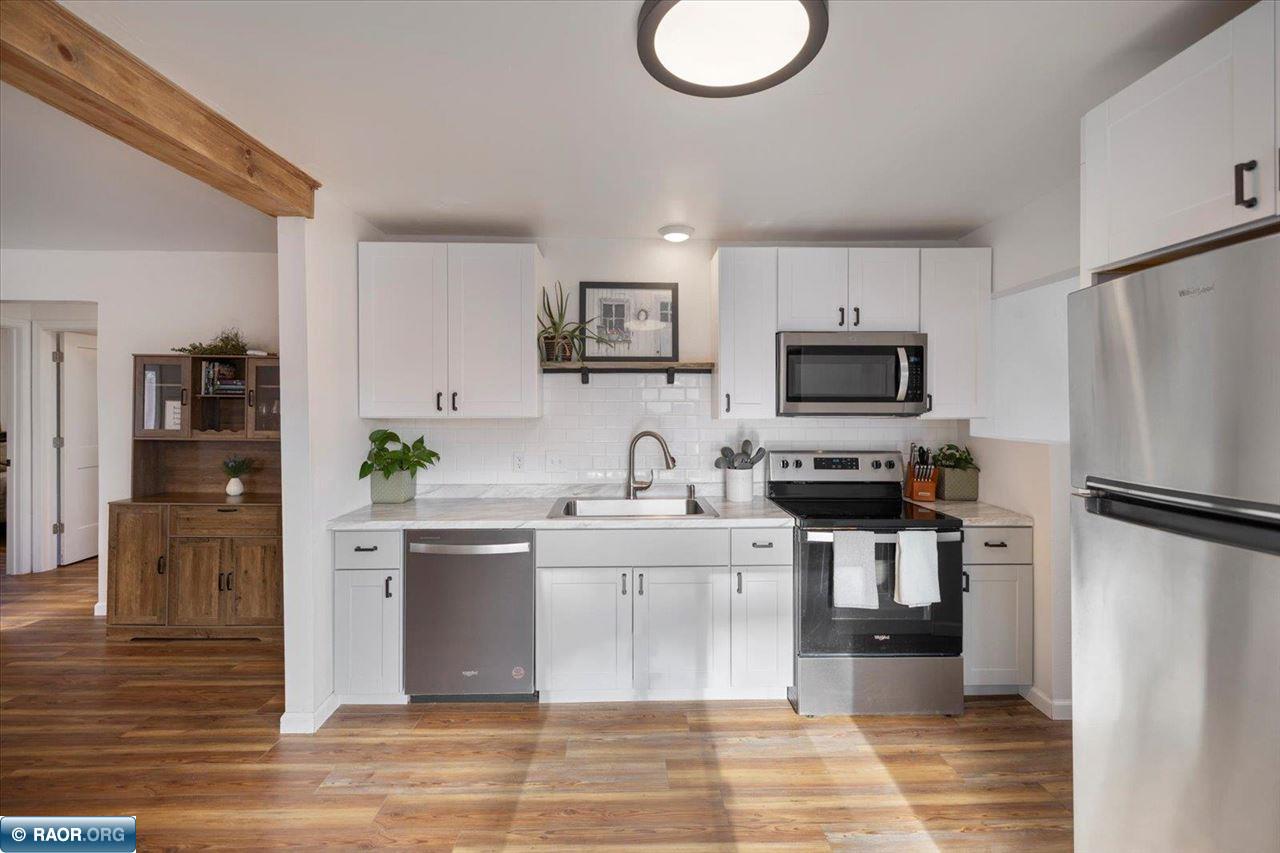 7405 Knollwood Drive