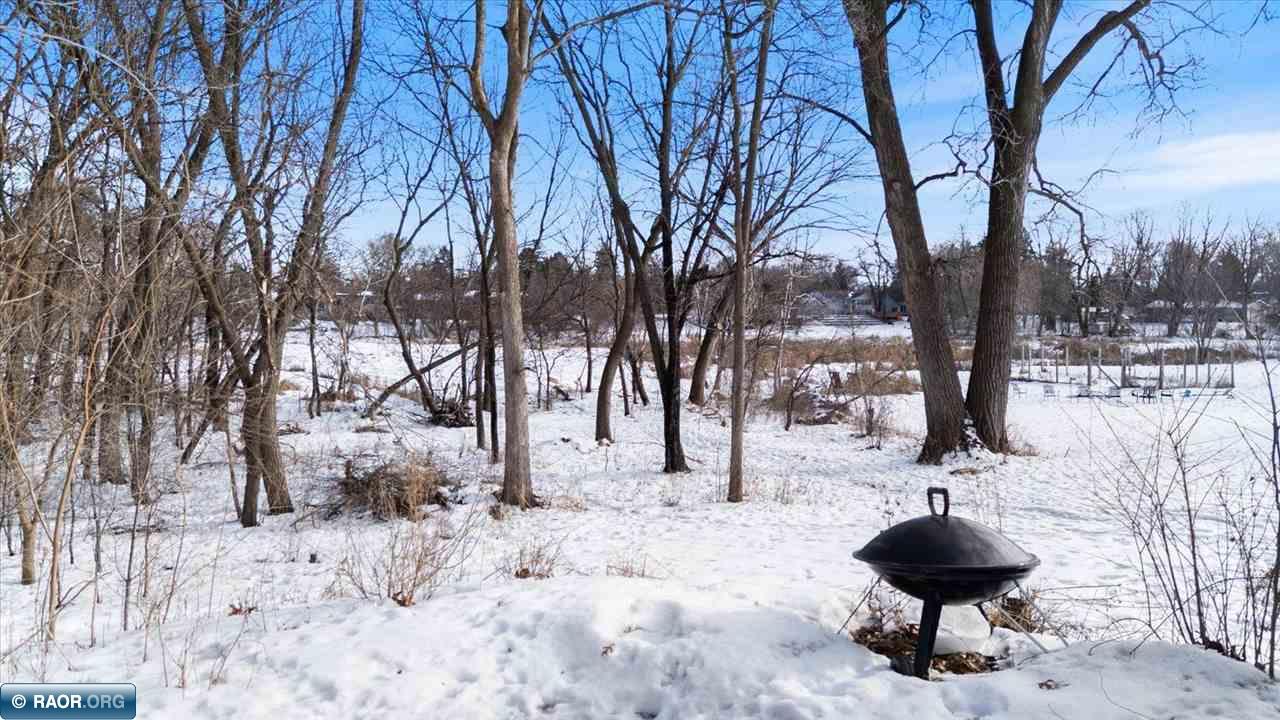 7405 Knollwood Drive