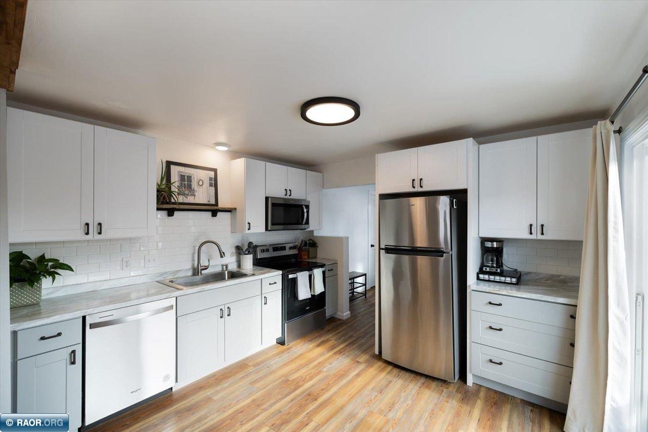 7405 Knollwood Drive