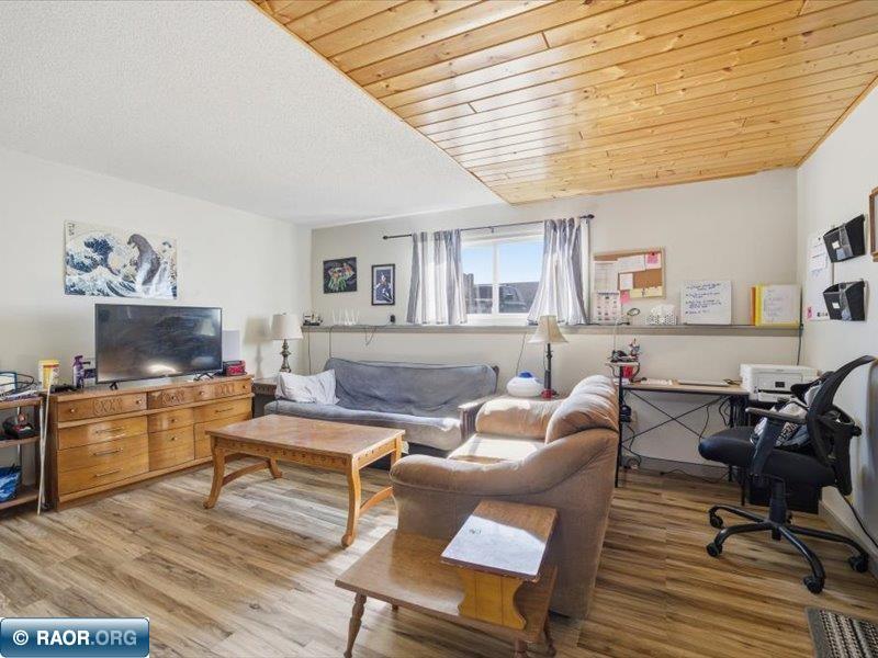 12 Linney St