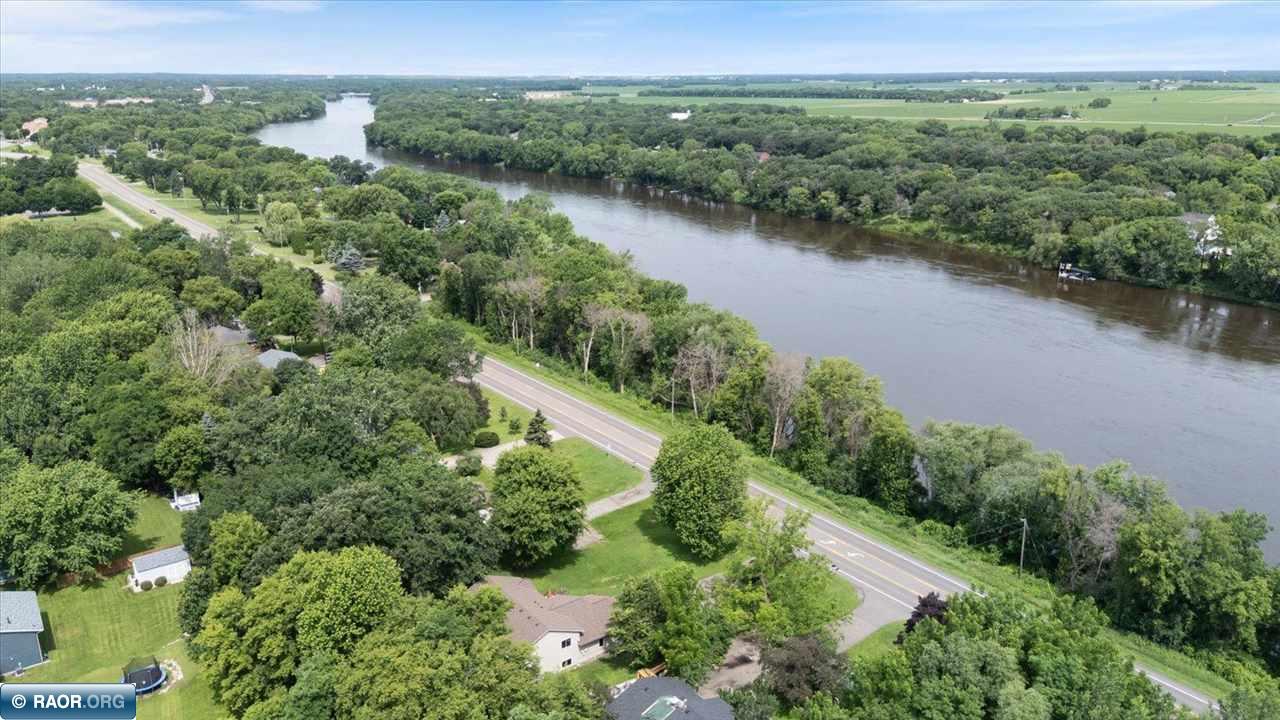 428 Riverview