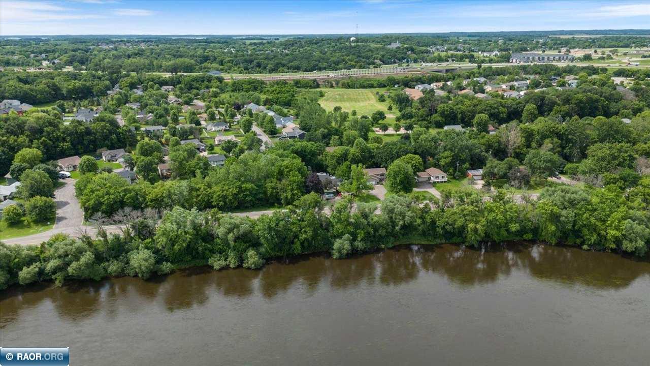 428 Riverview