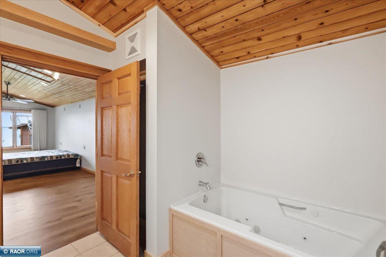 1807 Everett Bay Road