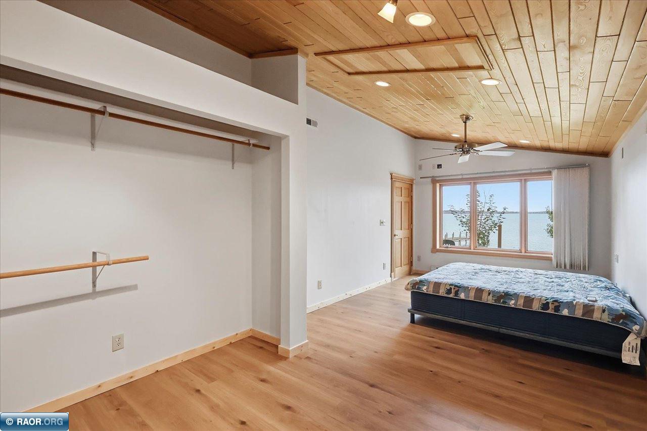 1807 Everett Bay Road