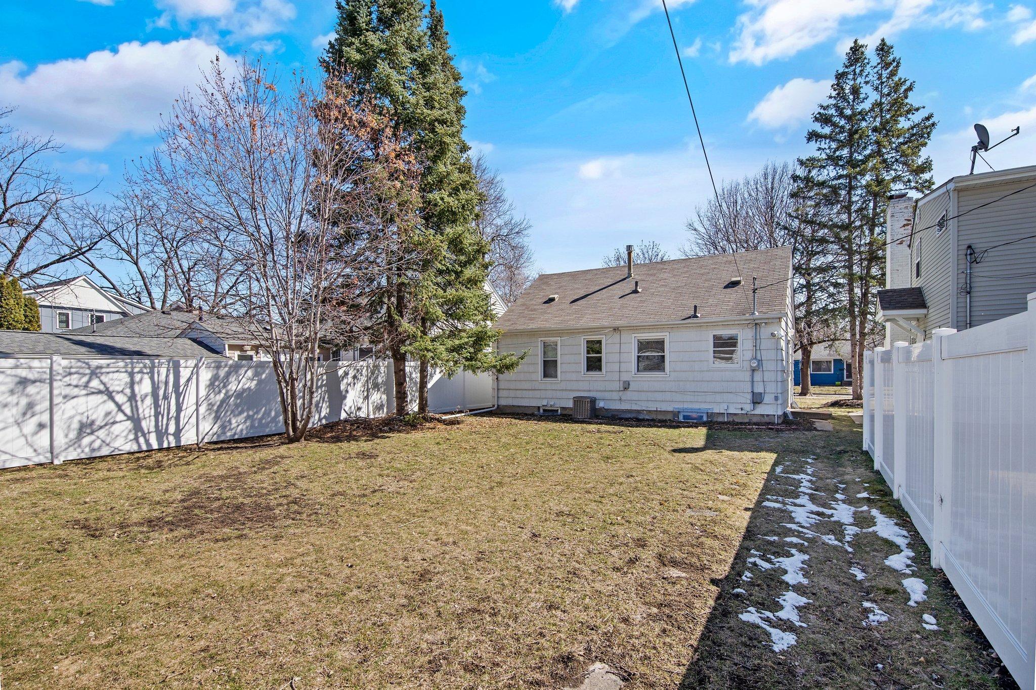 4060 Toledo Avenue S