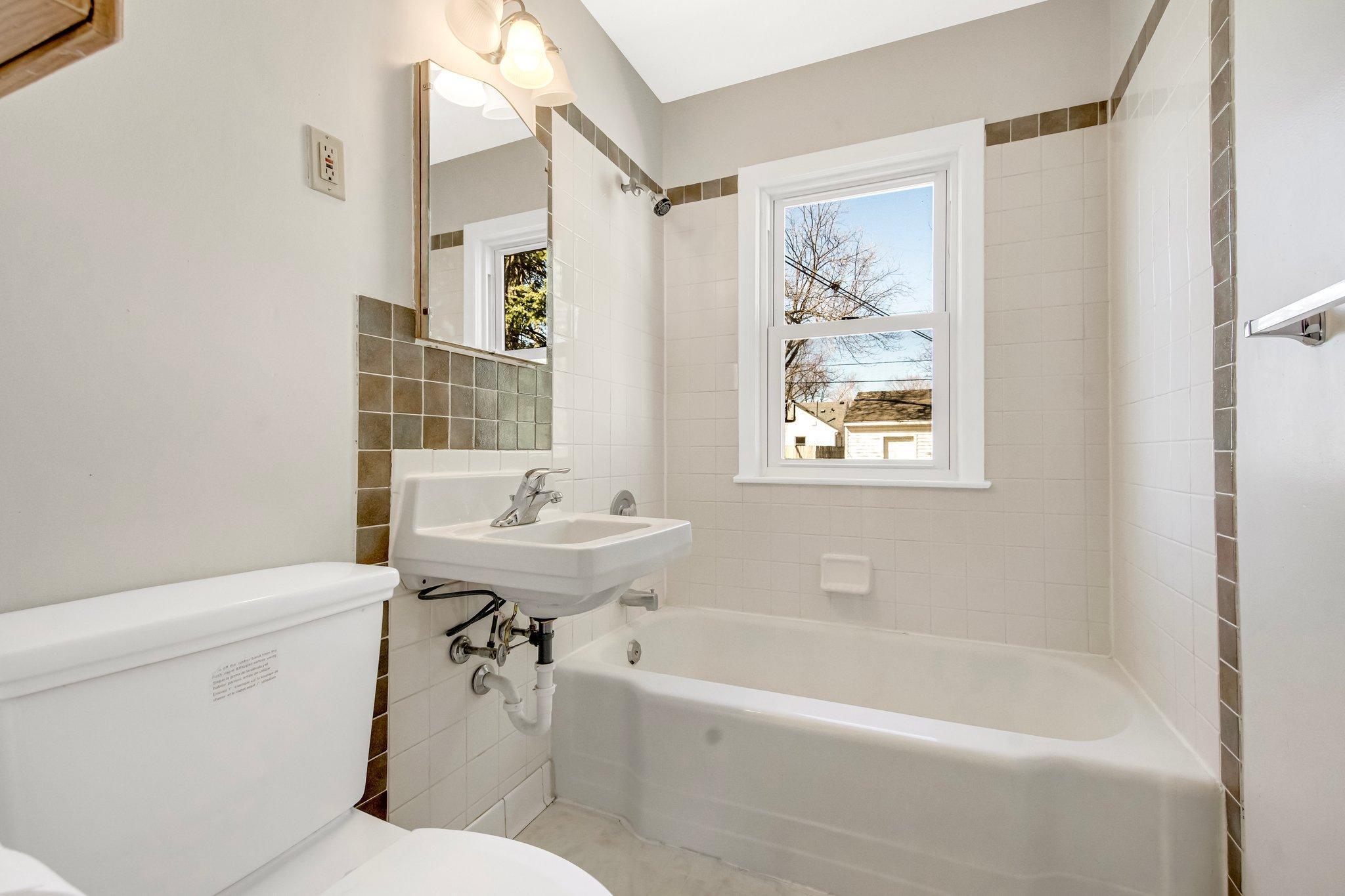 4060 Toledo Avenue S