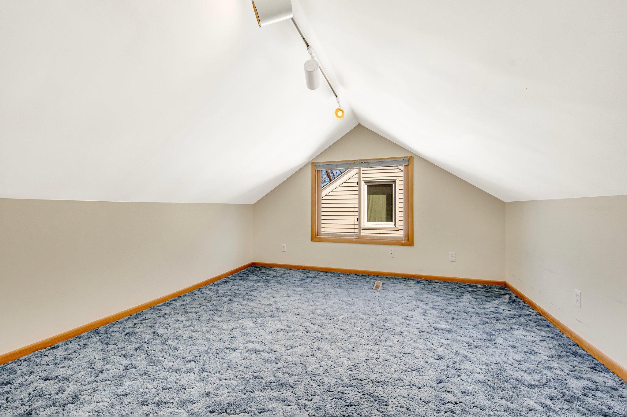 4060 Toledo Avenue S