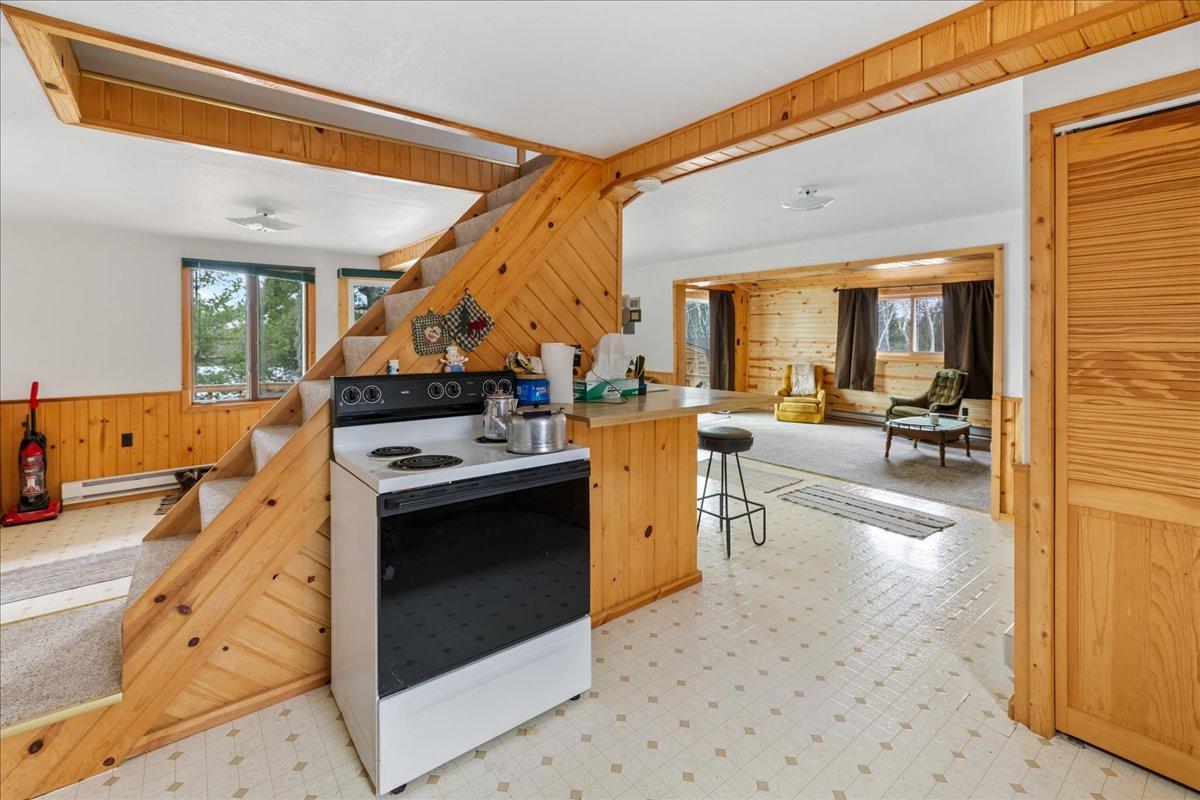 7185 N Oak Narrows Shore