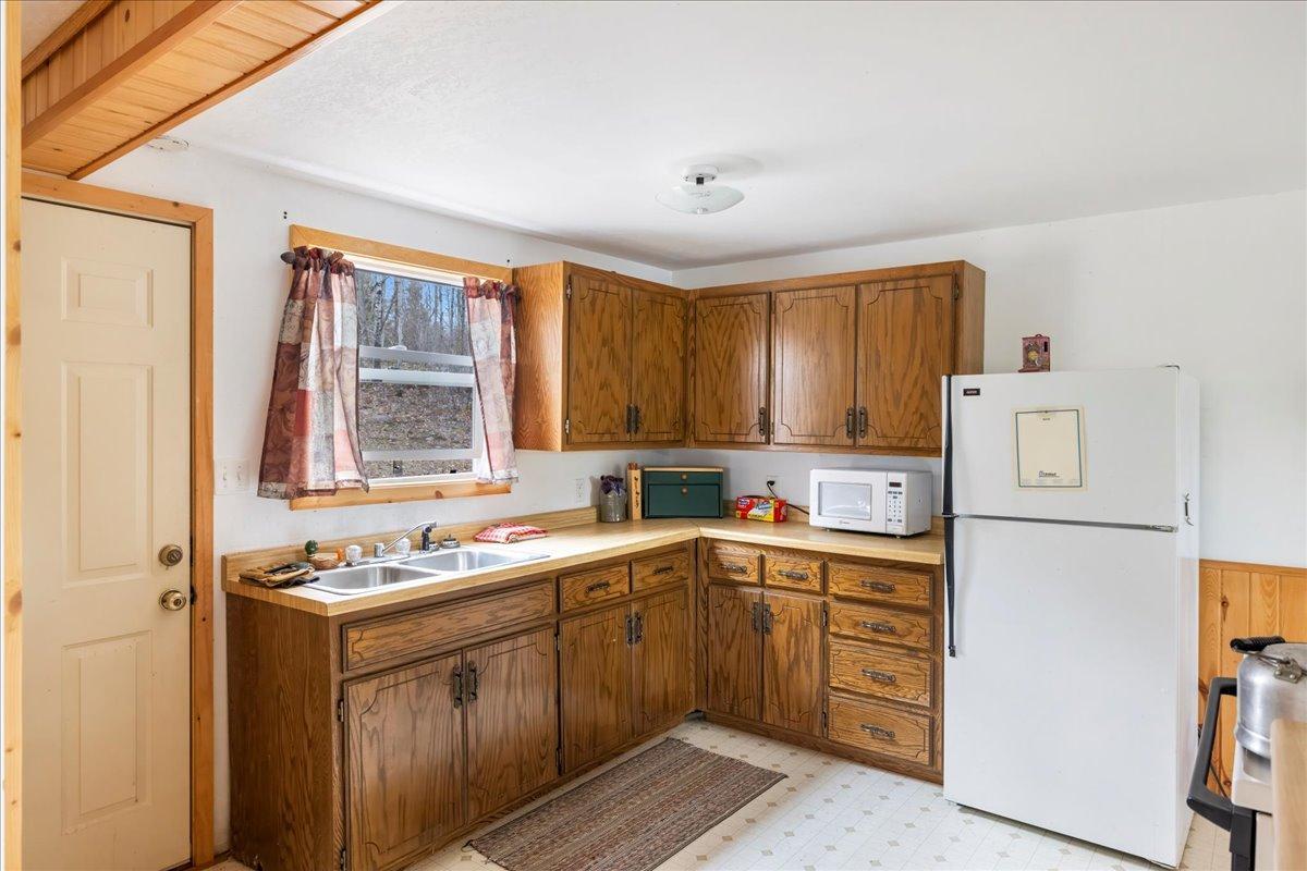 7185 N Oak Narrows Shore