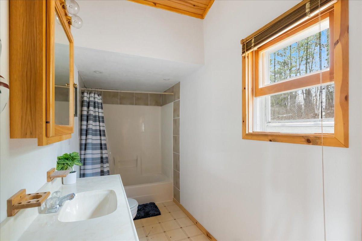 7185 N Oak Narrows Shore