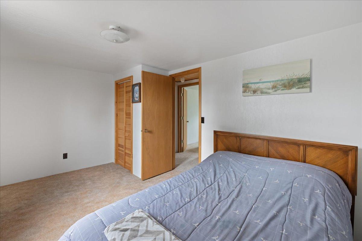 7185 N Oak Narrows Shore