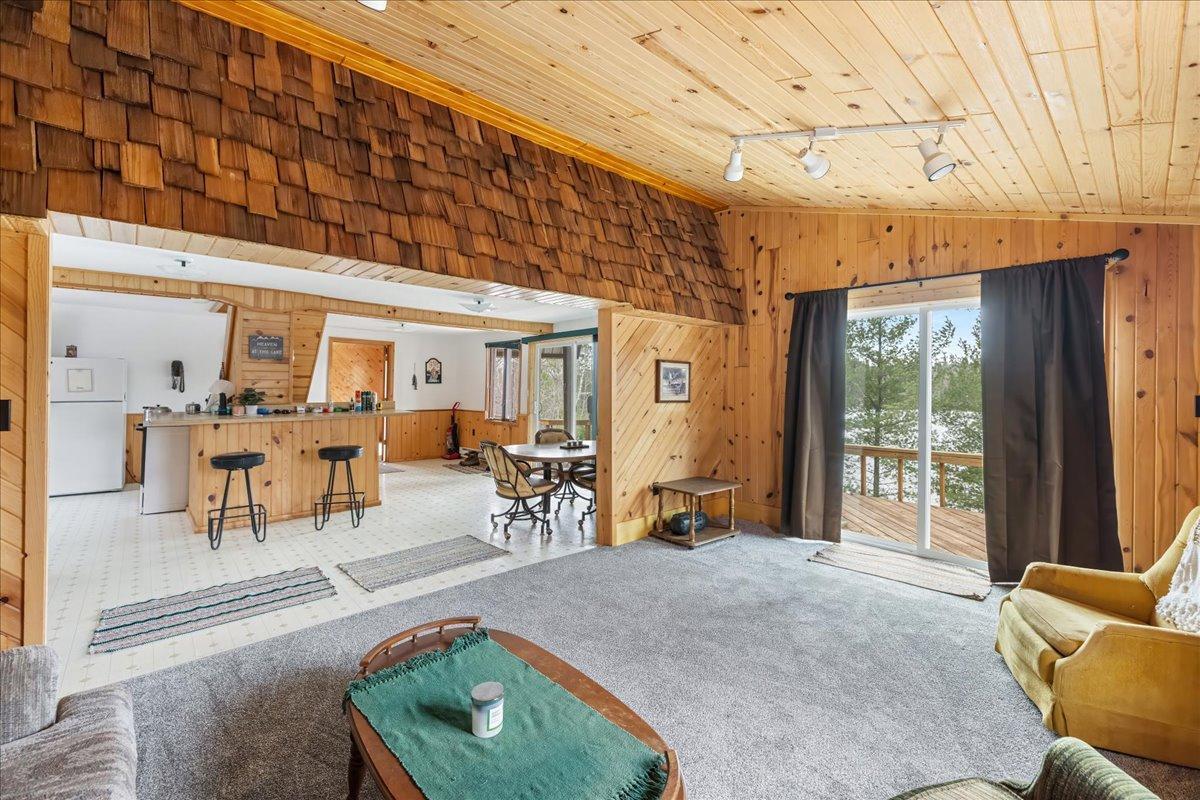 7185 N Oak Narrows Shore