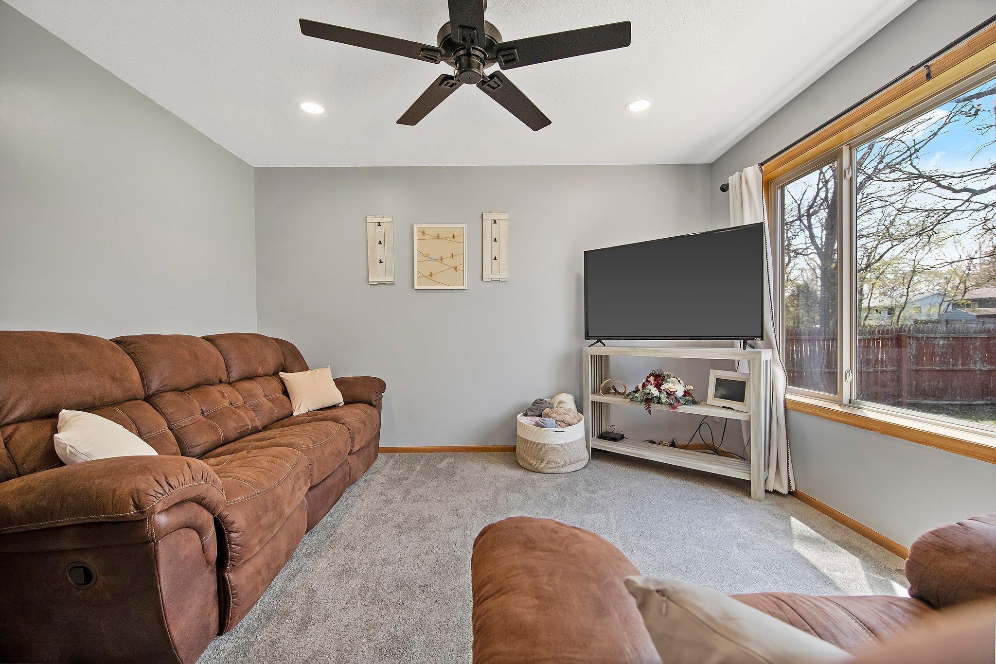 23296 Woodbine Street NW