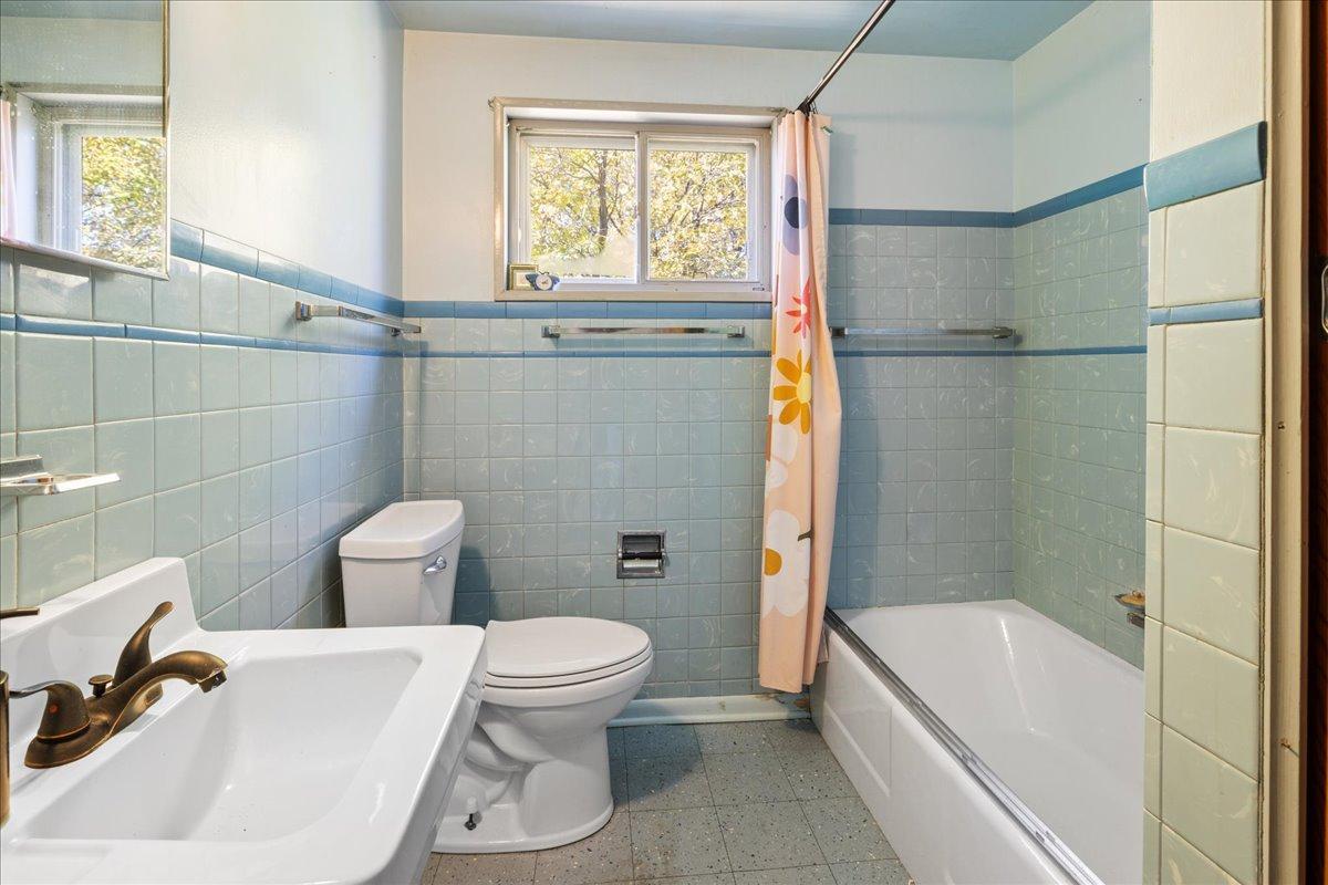 601 Dorchester Drive