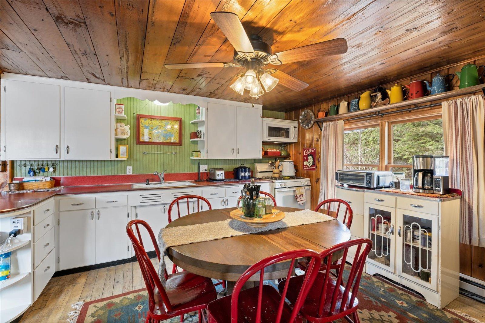 2528 Center Island Road