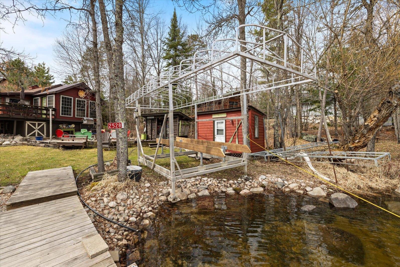 2528 Center Island Road