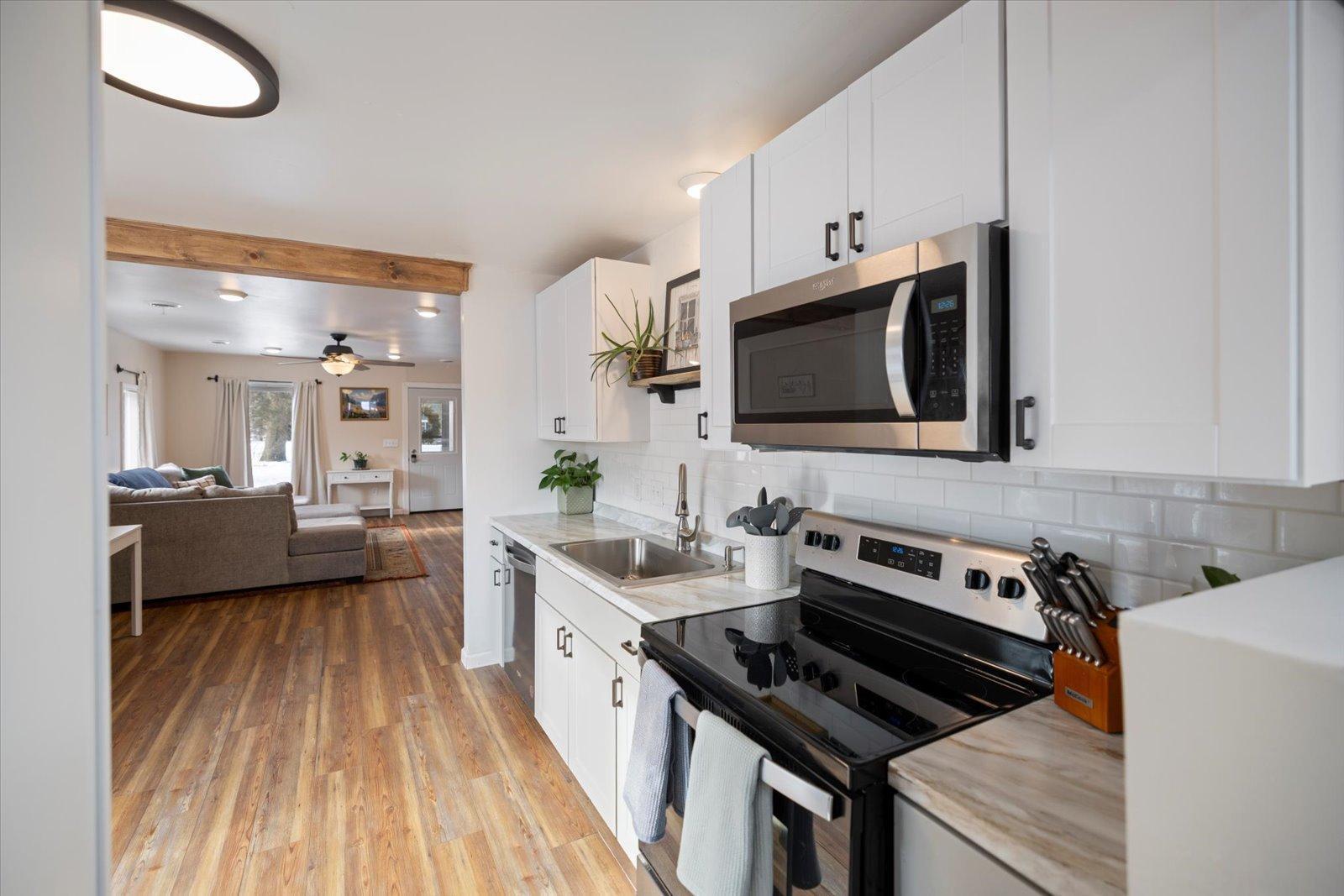 7405 Knollwood Drive