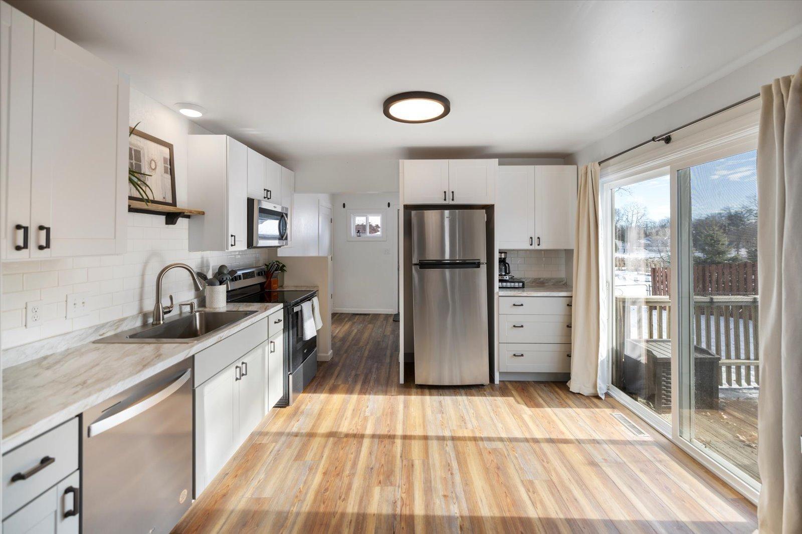 7405 Knollwood Drive