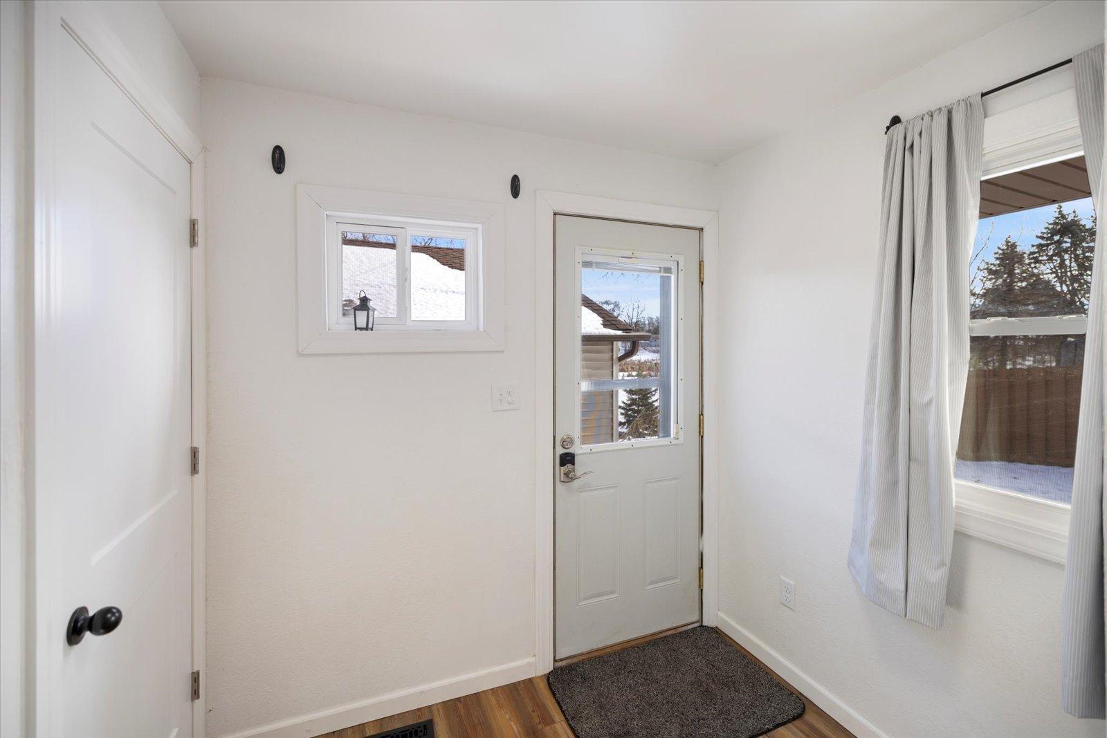 7405 Knollwood Drive