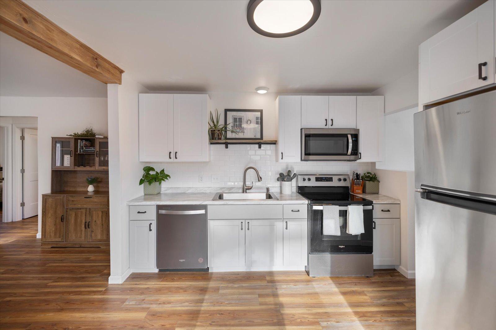 7405 Knollwood Drive