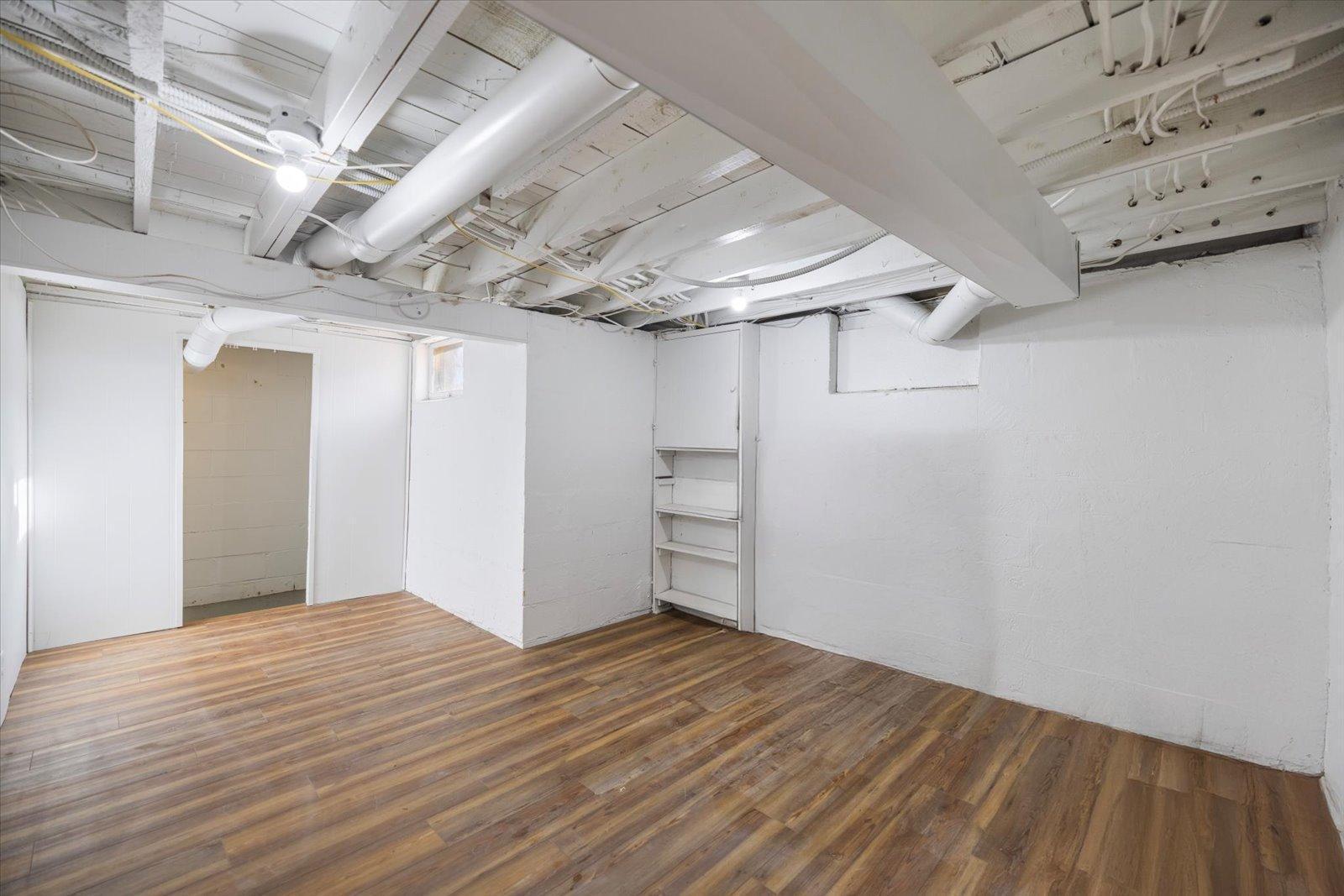 7405 Knollwood Drive