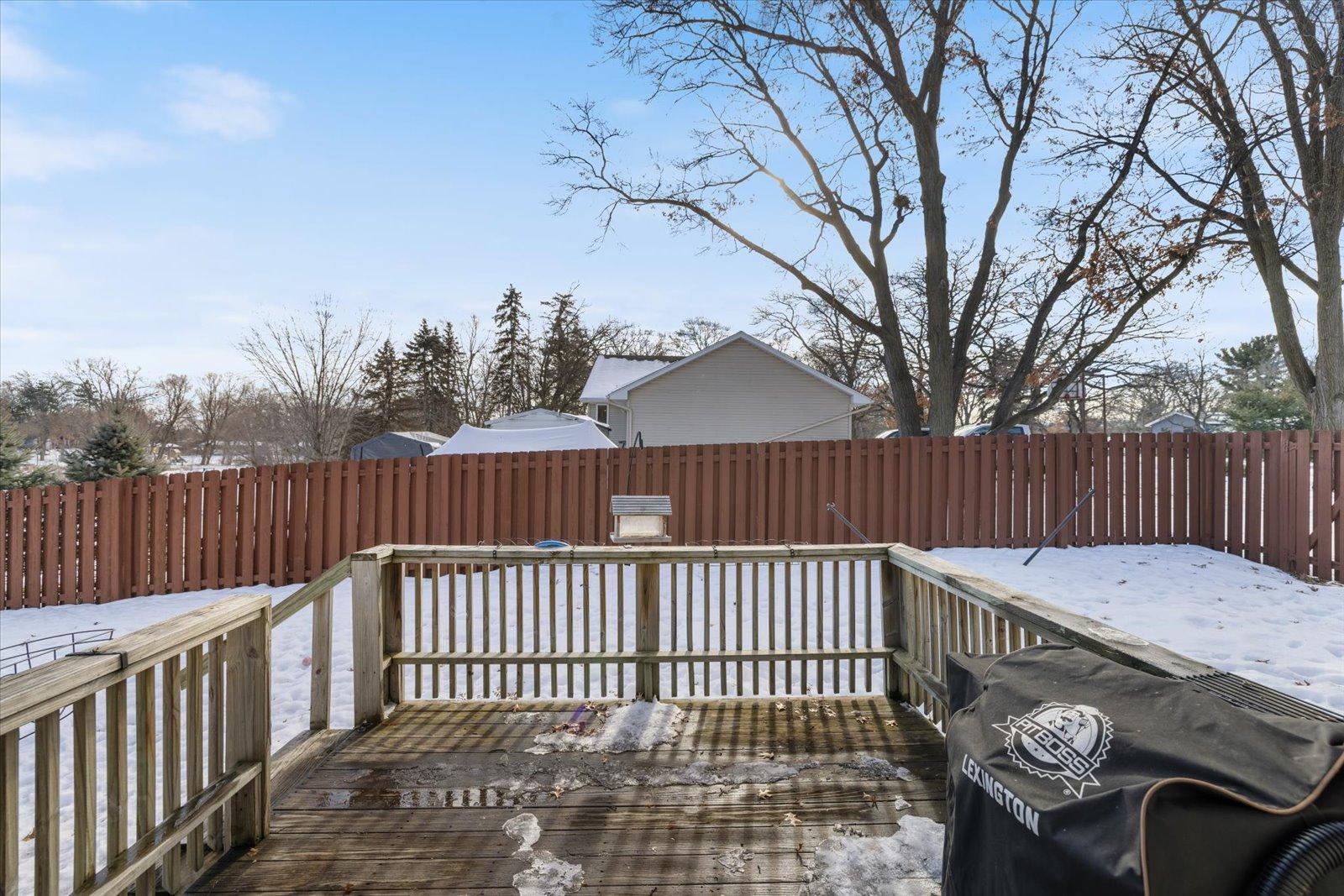 7405 Knollwood Drive