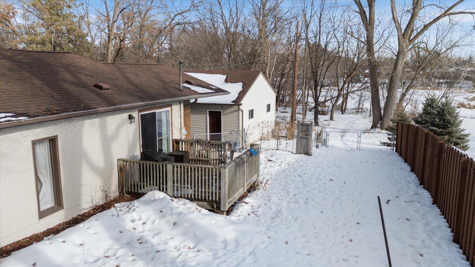 7405 Knollwood Drive