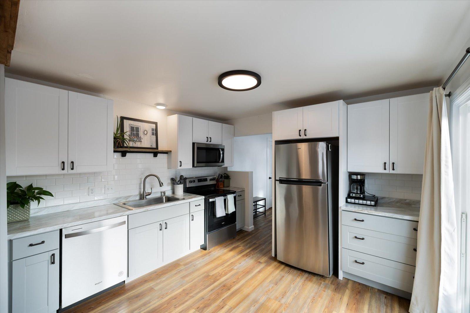 7405 Knollwood Drive