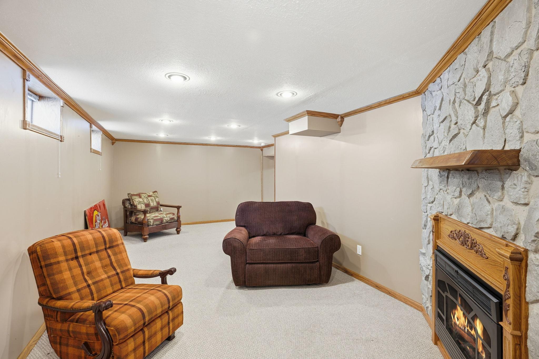 410 Division Street E