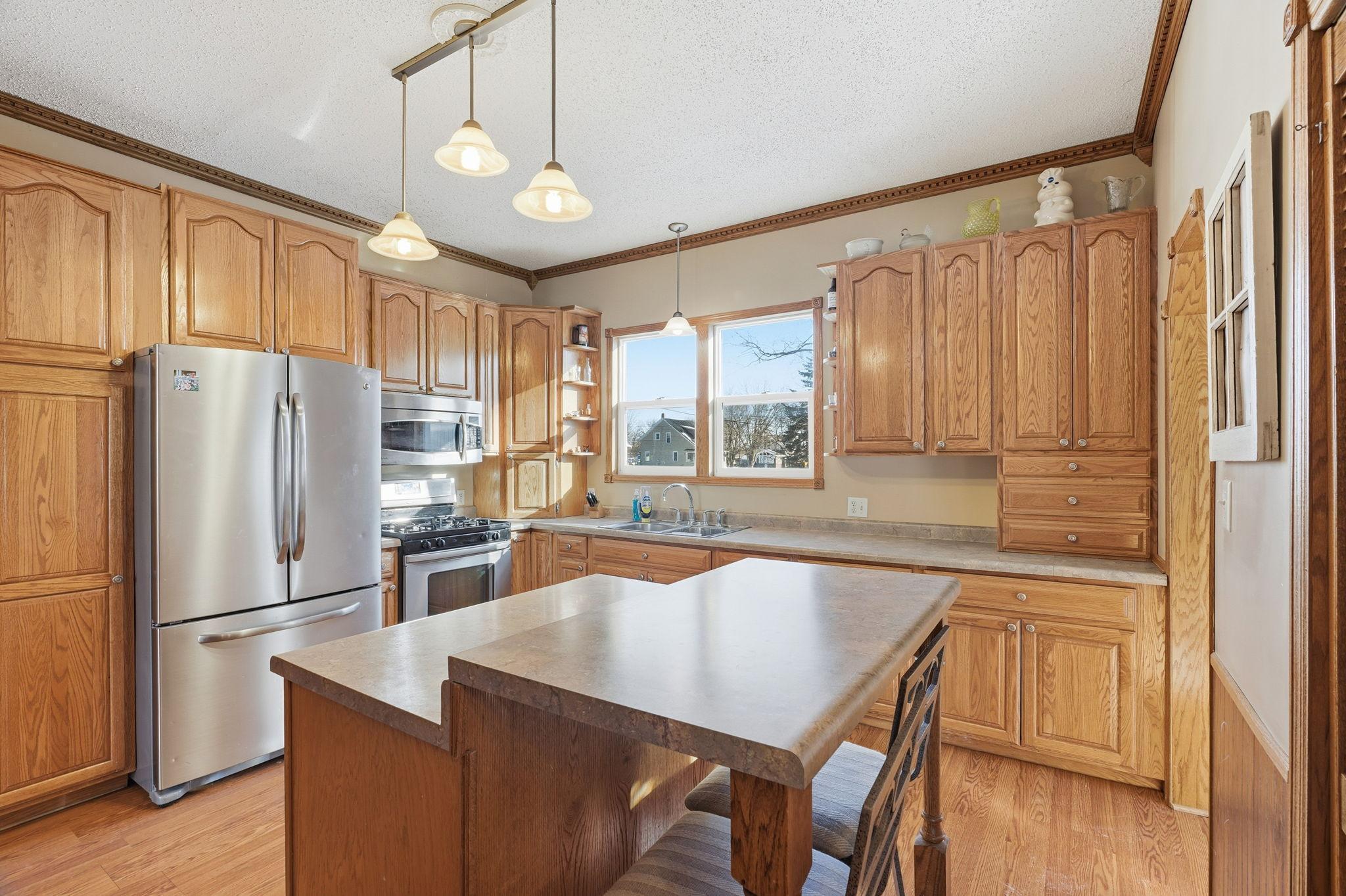 410 Division Street E