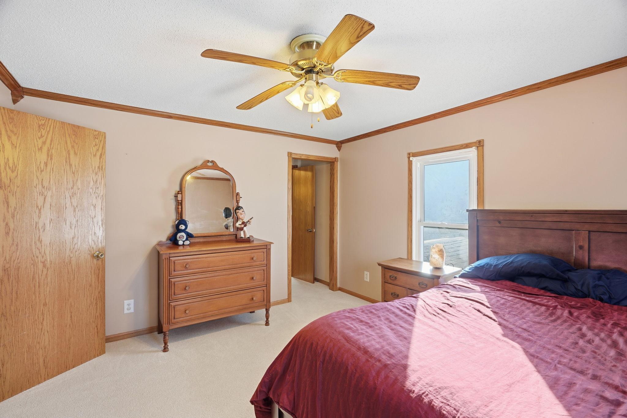 410 Division Street E