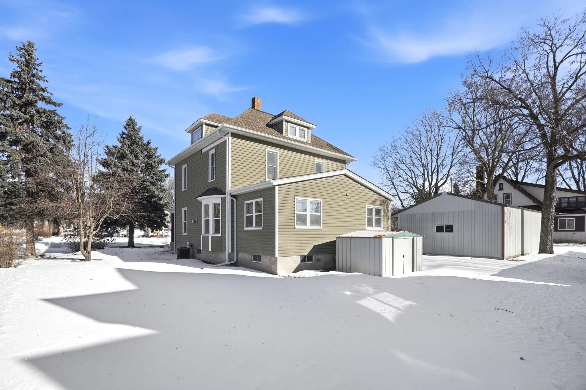 410 Division Street E