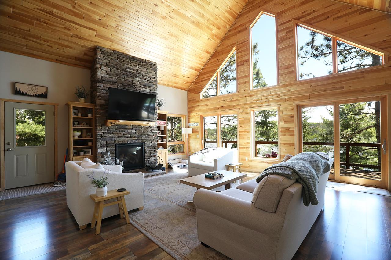 4361 Isle Of Pines Drive