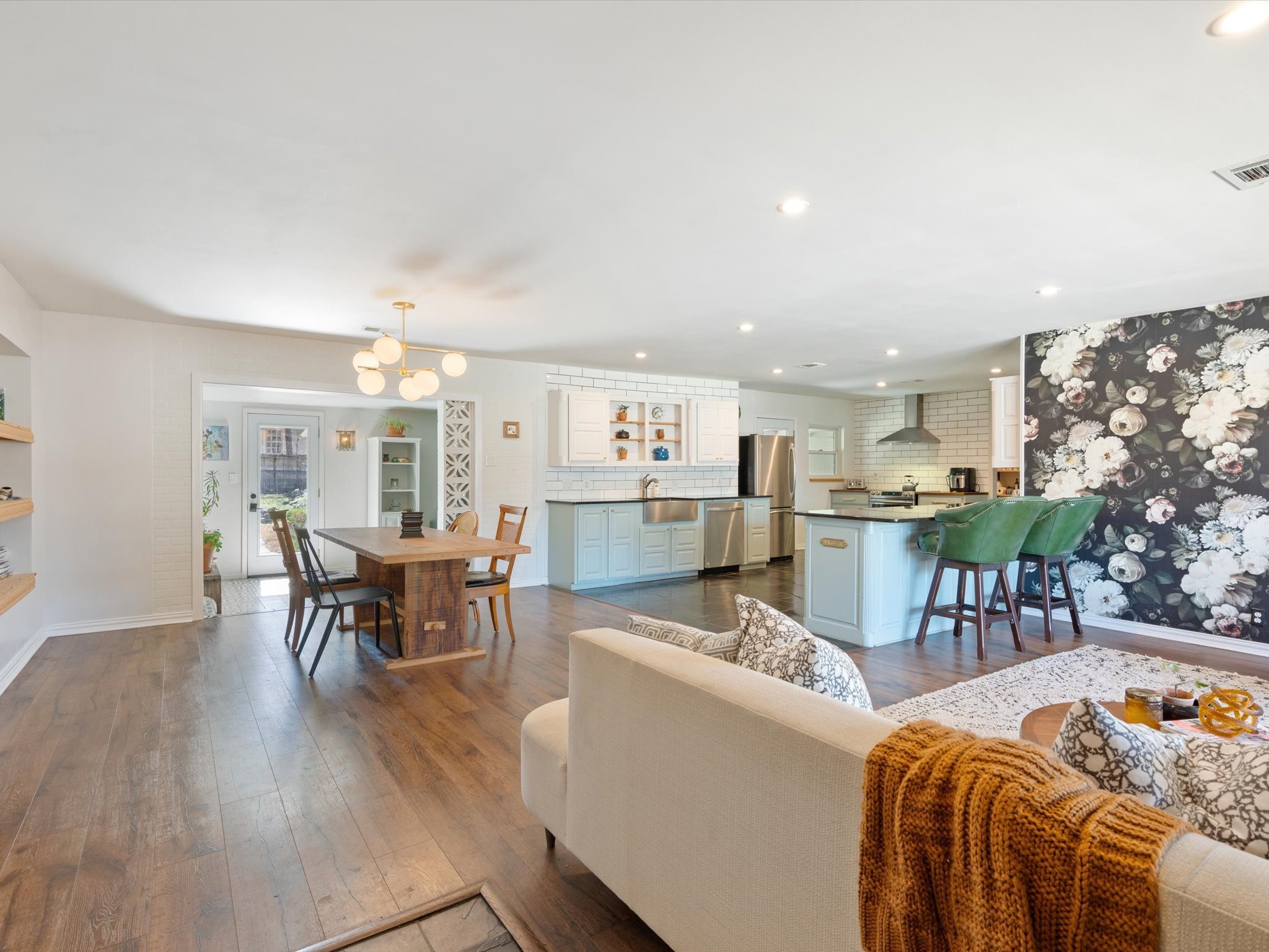 1007 Surrey Lane