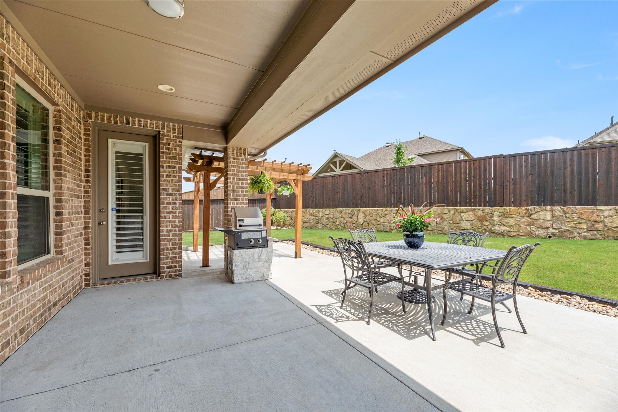 9808 Pikes Peak Place