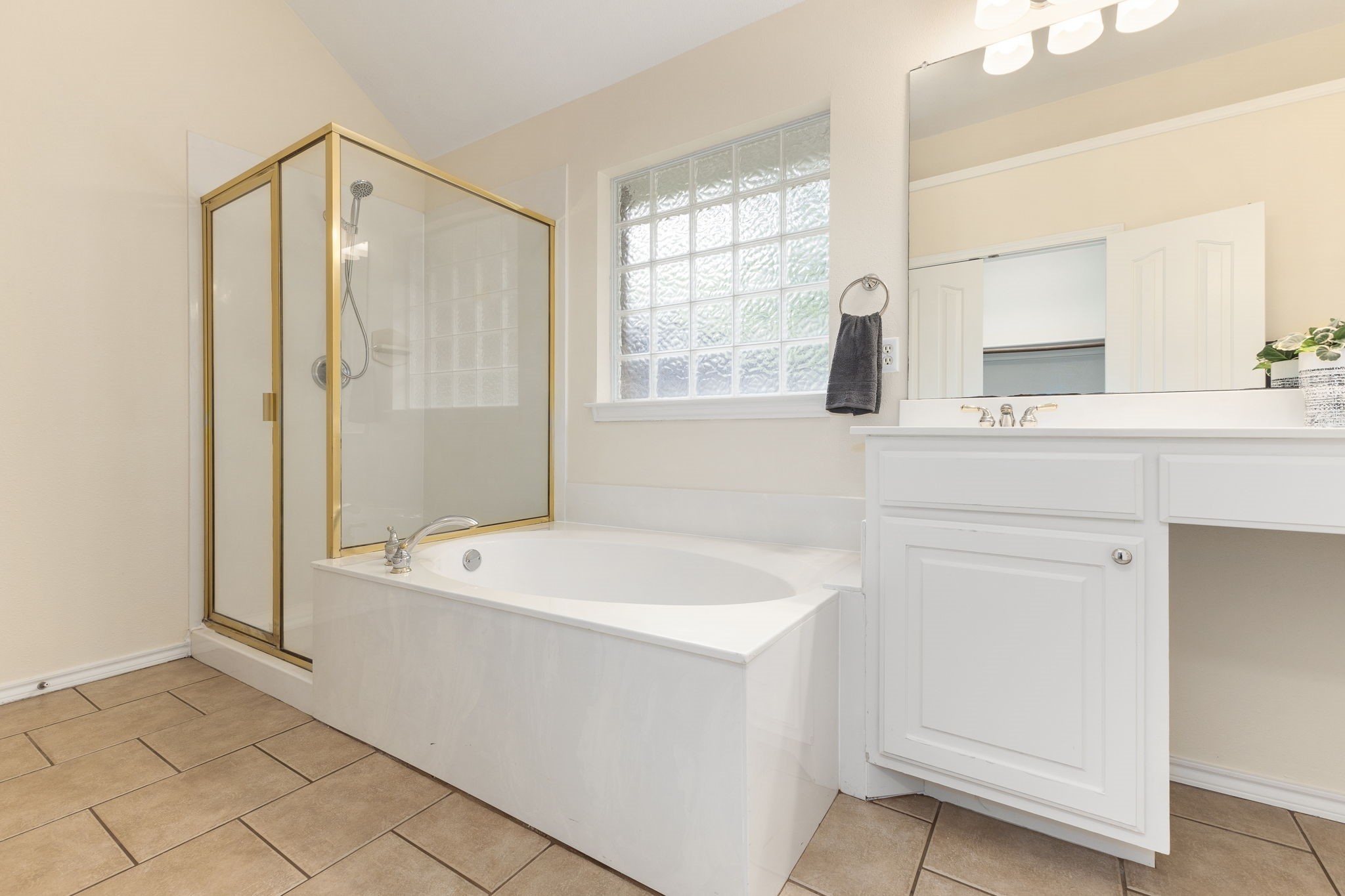 12728 Chinaberry Court