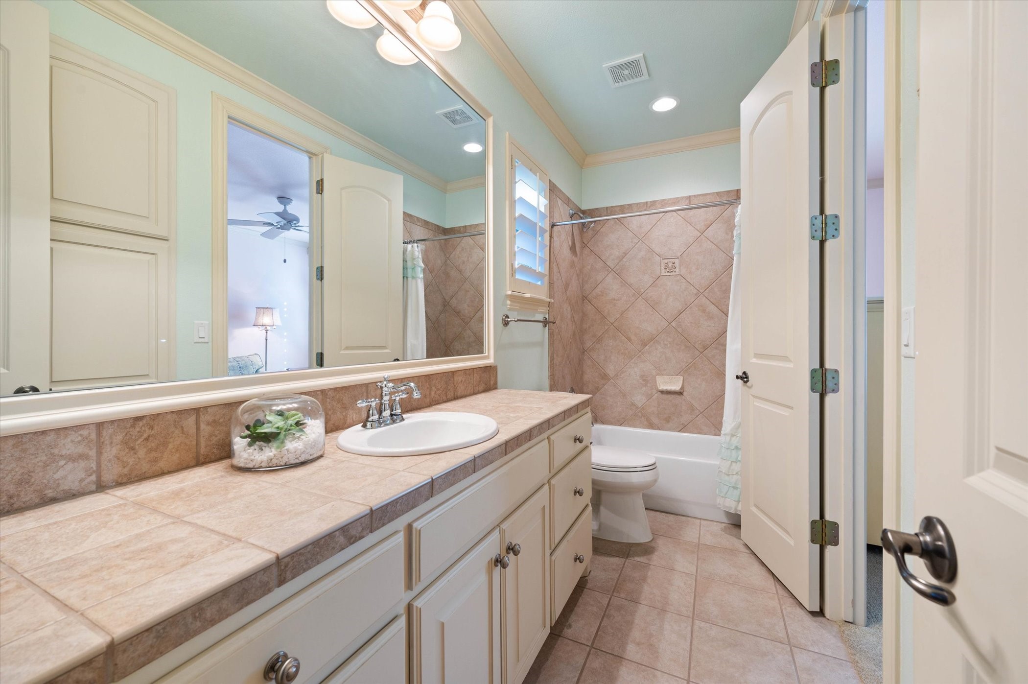 6509 Lorraine Park