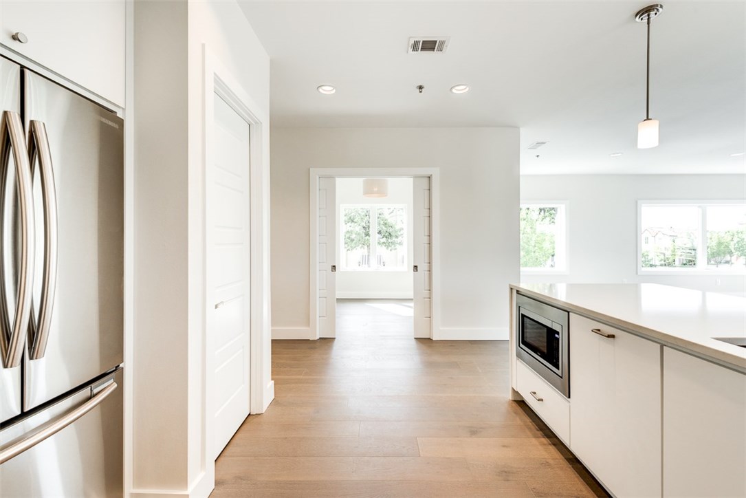 28 Village Lane 200