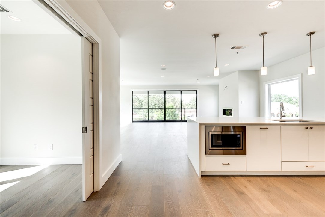 28 Village Lane 200